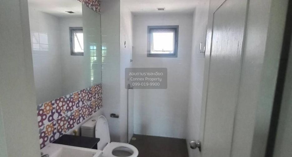 Продажа 3 спальни таунхаус в Лат Пхрао, Бангкок