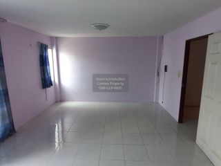 Casa adosada en venta de 3 habitaciones en Min Buri, Bangkok