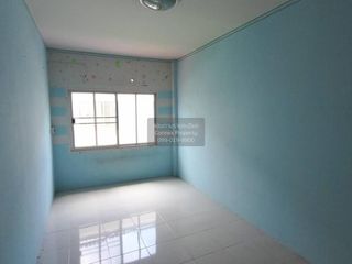 Casa adosada en venta de 3 habitaciones en Min Buri, Bangkok