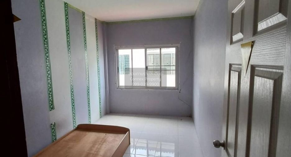 Casa adosada en venta de 3 habitaciones en Min Buri, Bangkok