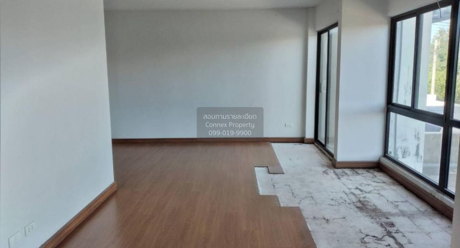 出售 6 卧室 联排别墅 在 Don Mueang, 曼谷