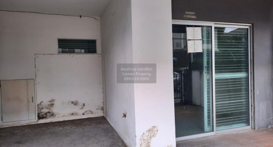 出售 3 卧室 联排别墅 在 Mueang Pathum Thani, Pathum Thani
