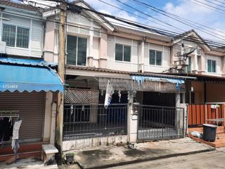 出售 3 卧室 联排别墅 在 Mueang Pathum Thani, Pathum Thani