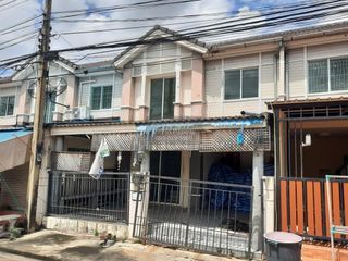 出售 3 卧室 联排别墅 在 Mueang Pathum Thani, Pathum Thani
