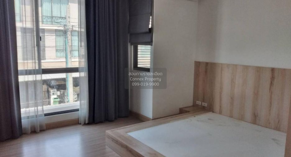 Casa adosada en venta de 3 habitaciones en Khan Na Yao, Bangkok