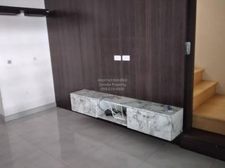 Casa adosada en venta de 3 habitaciones en Khan Na Yao, Bangkok