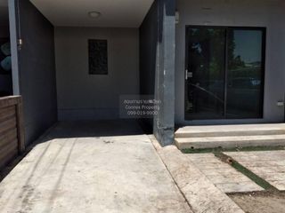出售 3 卧室 联排别墅 在 Khlong Luang, Pathum Thani