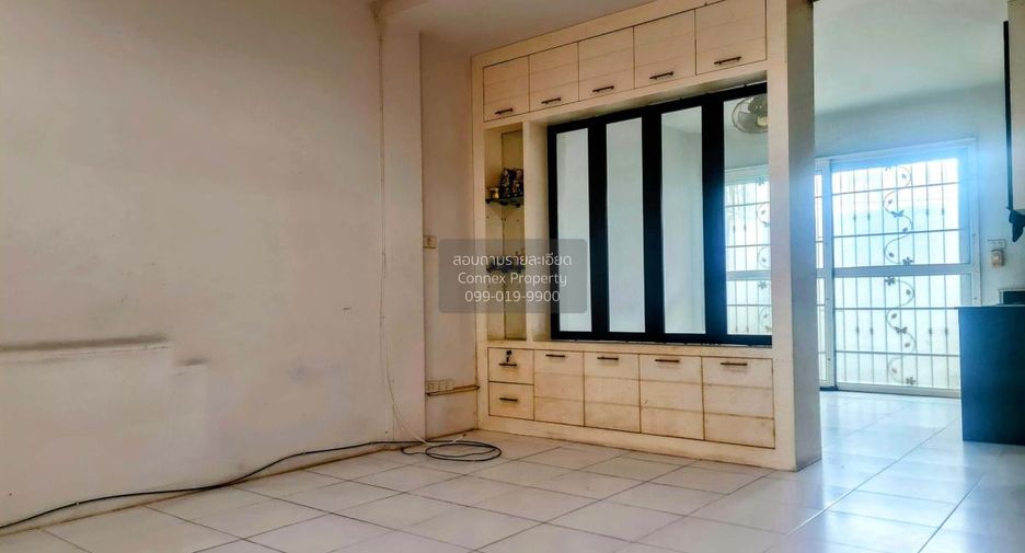 For sale 2 bedrooms townhouse in Bang Phli, Samut Prakan