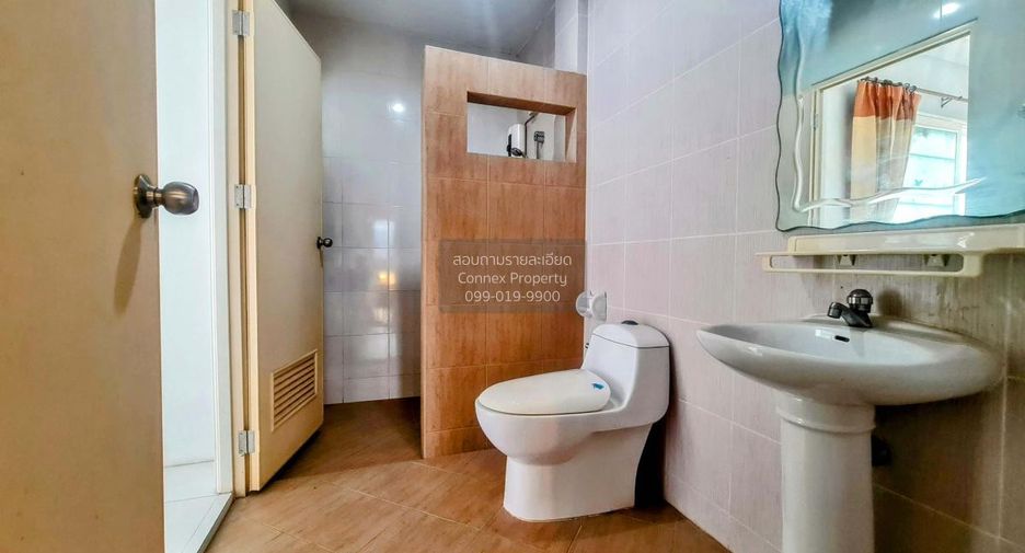For sale 2 bedrooms townhouse in Bang Phli, Samut Prakan