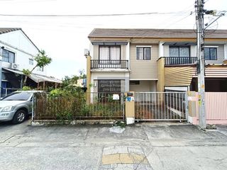 出售 3 卧室 联排别墅 在 Khlong Luang, Pathum Thani