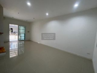 Reihenhaus zum Kauf mit 3 Zimmer in Bang Yai, Nonthaburi