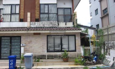 À vendre 3 chambres maison de ville à Prawet, Bangkok