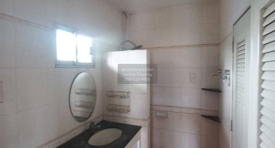 For sale 3 ベッドルーム house in Khlong Toei, Bangkok