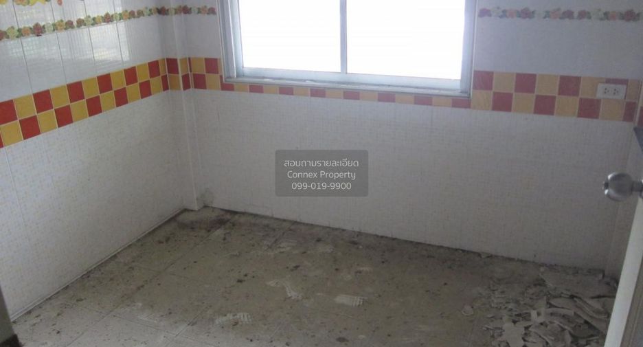 For sale 3 bedrooms townhouse in Min Buri, Bangkok