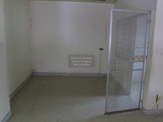 Casa adosada en venta de 3 habitaciones en Min Buri, Bangkok