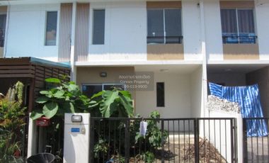 Casa adosada en venta de 3 habitaciones en Phra Samut Chedi, Samut Prakan