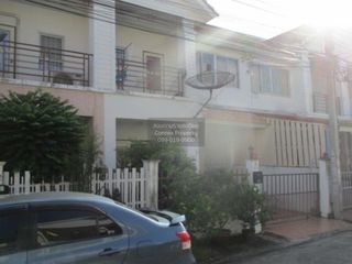 Casa adosada en venta de 3 habitaciones en Mueang Samut Prakan, Samut Prakan