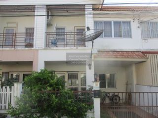 Casa adosada en venta de 3 habitaciones en Mueang Samut Prakan, Samut Prakan