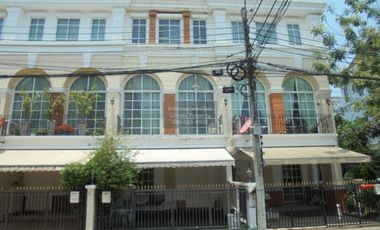 出售 3 卧室 联排别墅 在 Bueng Kum, 曼谷