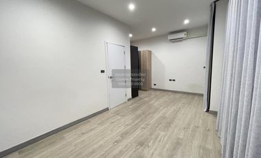 À vendre 4 chambres maison de ville à Bang Kruai, Nonthaburi