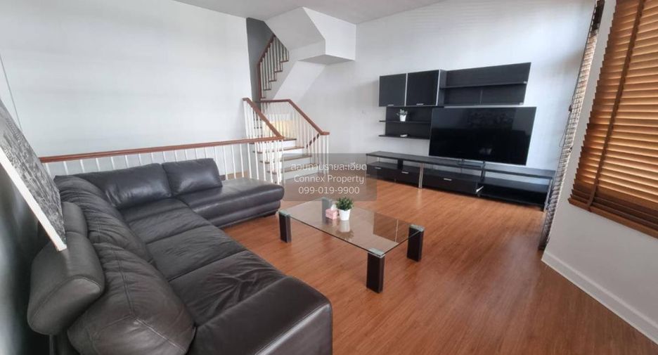 Casa adosada en venta de 3 habitaciones en Bang Na, Bangkok