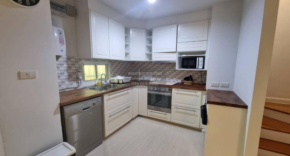 Casa adosada en venta de 3 habitaciones en Bang Na, Bangkok