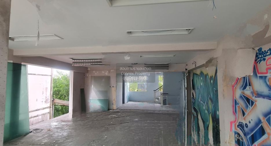 Casa adosada en venta de 3 habitaciones en Thung Khru, Bangkok