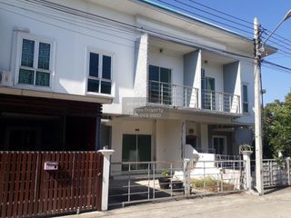 出售 3 卧室 联排别墅 在 Lat Lum Kaeo, Pathum Thani