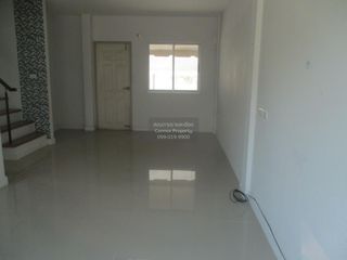 出售 3 卧室 联排别墅 在 Mueang Pathum Thani, Pathum Thani