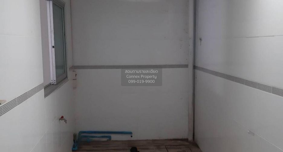 出售 3 卧室 联排别墅 在 Lat Krabang, 曼谷