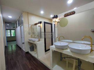 For sale 10 ベッドルーム retail Space in Bang Rak, Bangkok