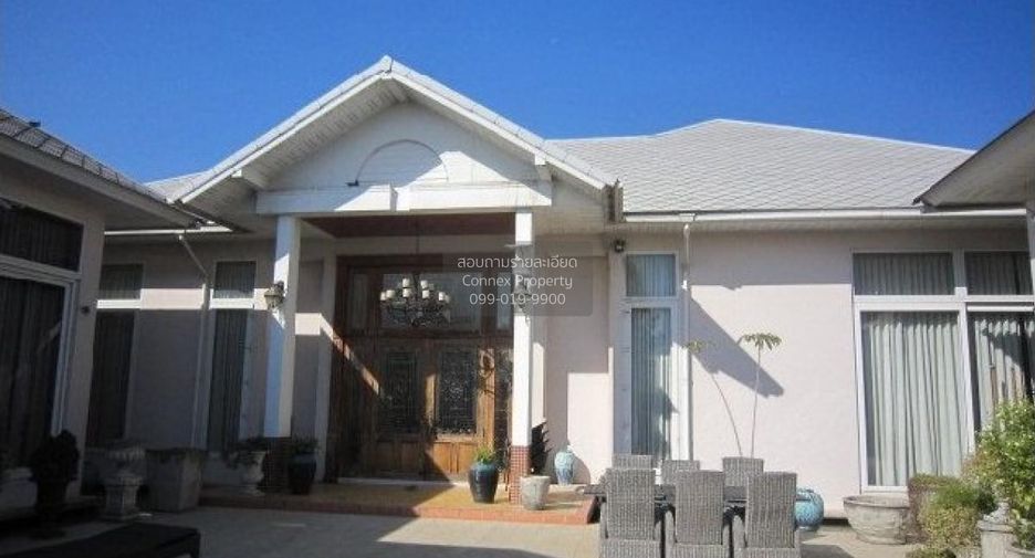 For sale 5 bedrooms house in Khlong Luang, Pathum Thani