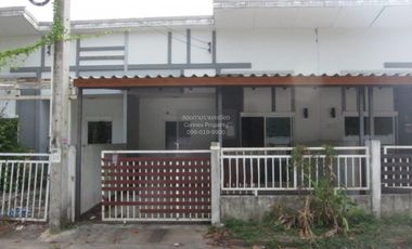 出售 2 卧室 联排别墅 在 Si Racha, Chon Buri