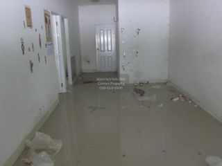 出售 2 卧室 联排别墅 在 Si Racha, Chon Buri