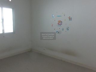出售 2 卧室 联排别墅 在 Si Racha, Chon Buri
