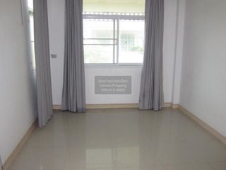 Casa en venta de 2 habitaciones en Si Racha, Chonburi