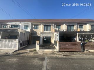 出售 1 卧室 联排别墅 在 Lam Luk Ka, Pathum Thani