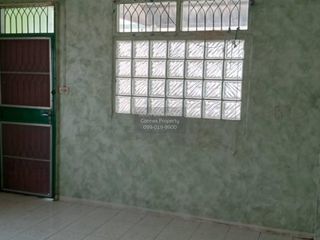 Casa adosada en venta de 3 habitaciones en Phra Samut Chedi, Samut Prakan