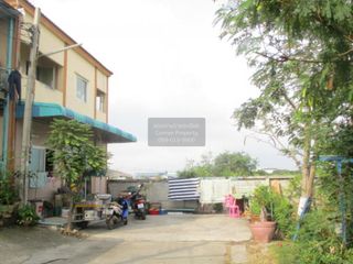 Casa adosada en venta de 3 habitaciones en Phra Samut Chedi, Samut Prakan