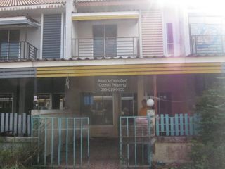 Casa adosada en venta de 3 habitaciones en Si Racha, Chonburi