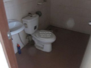 Casa adosada en venta de 3 habitaciones en Si Racha, Chonburi