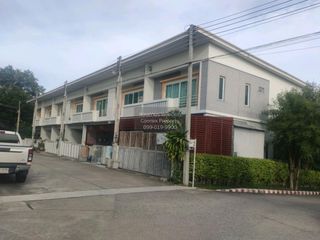 Casa adosada en venta de 3 habitaciones en East Pattaya, Pattaya