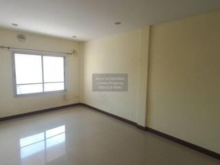 Casa en venta de 3 habitaciones en Phra Samut Chedi, Samut Prakan