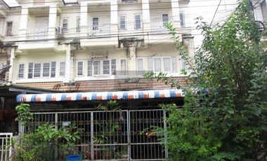 Casa adosada en venta de 6 habitaciones en Mueang Samut Prakan, Samut Prakan