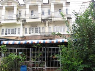 Casa adosada en venta de 6 habitaciones en Mueang Samut Prakan, Samut Prakan