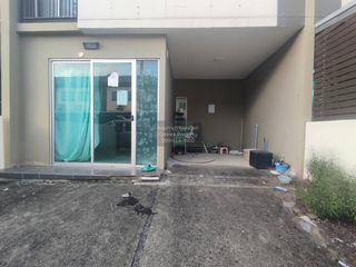 Reihenhaus zum Kauf mit 3 Zimmer in Bang Phli, Samut Prakan