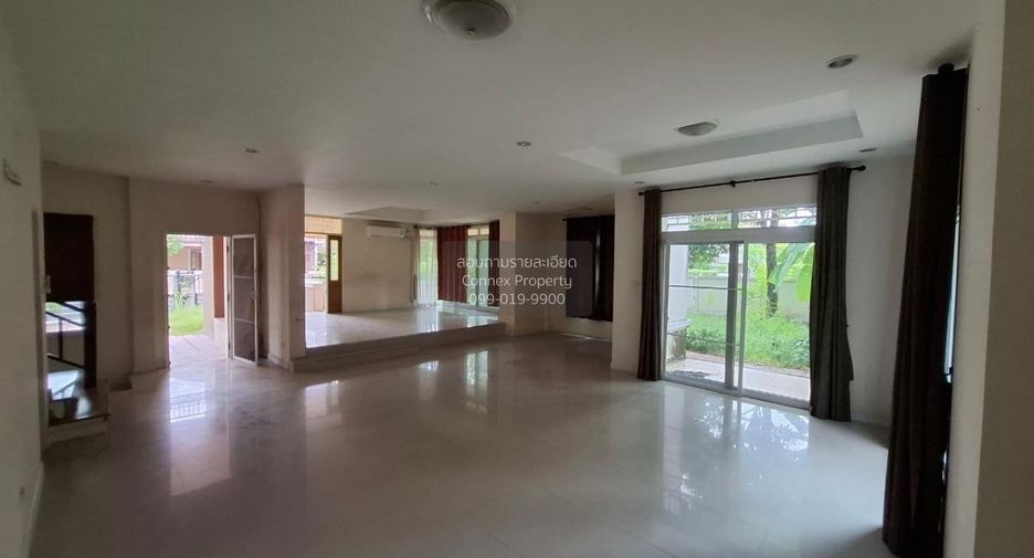 Casa en venta de 3 habitaciones en Si Racha, Chonburi