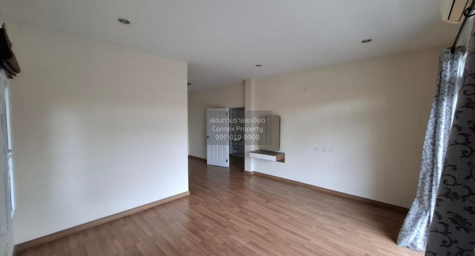 Casa en venta de 3 habitaciones en Si Racha, Chonburi