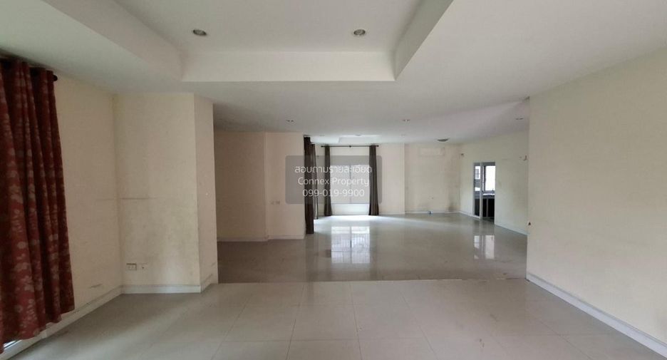 Casa en venta de 3 habitaciones en Si Racha, Chonburi