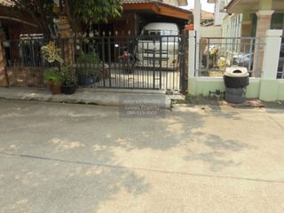 出售 3 卧室 联排别墅 在 Khlong Luang, Pathum Thani
